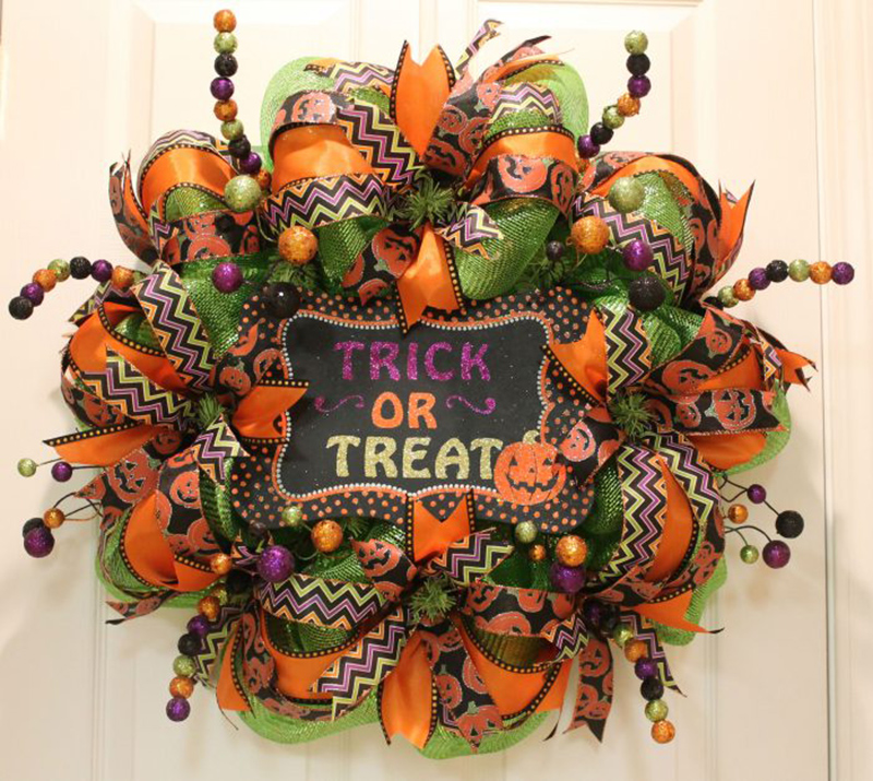 DIY Halloween Mesh Wreath