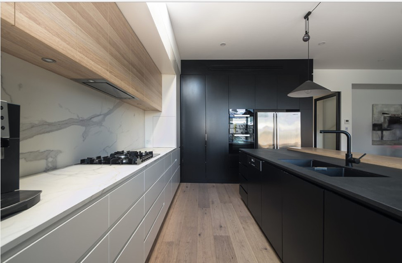 20 Modern Black And White Kitchens That Used Wood Home Design Lover