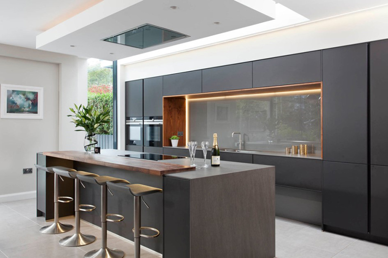 20 Modern Black And White Kitchens That Used Wood Home Design Lover