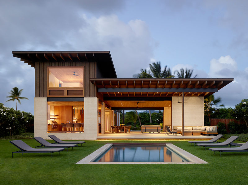 Hale Nukumoi: An Stunning Hawaiian Home for Every Beach Lover